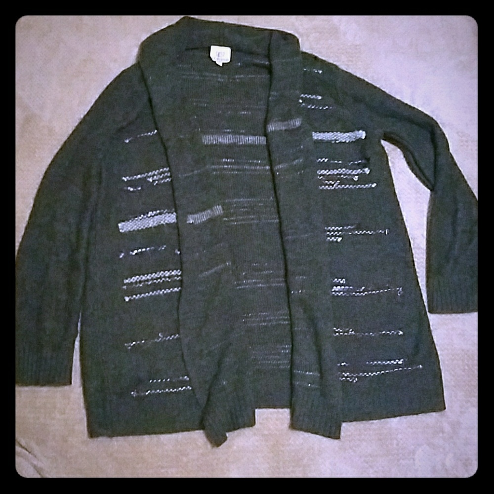 Knitted long sleeve cardigan